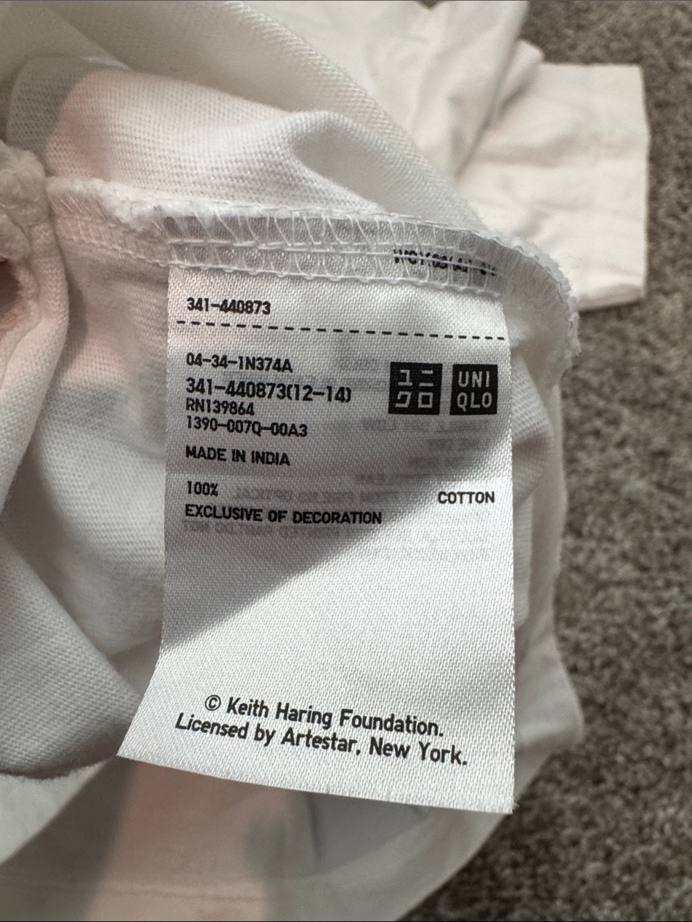 Uniqlo Keith Haring White Pocket T-Shirt - Picture 5 of 5